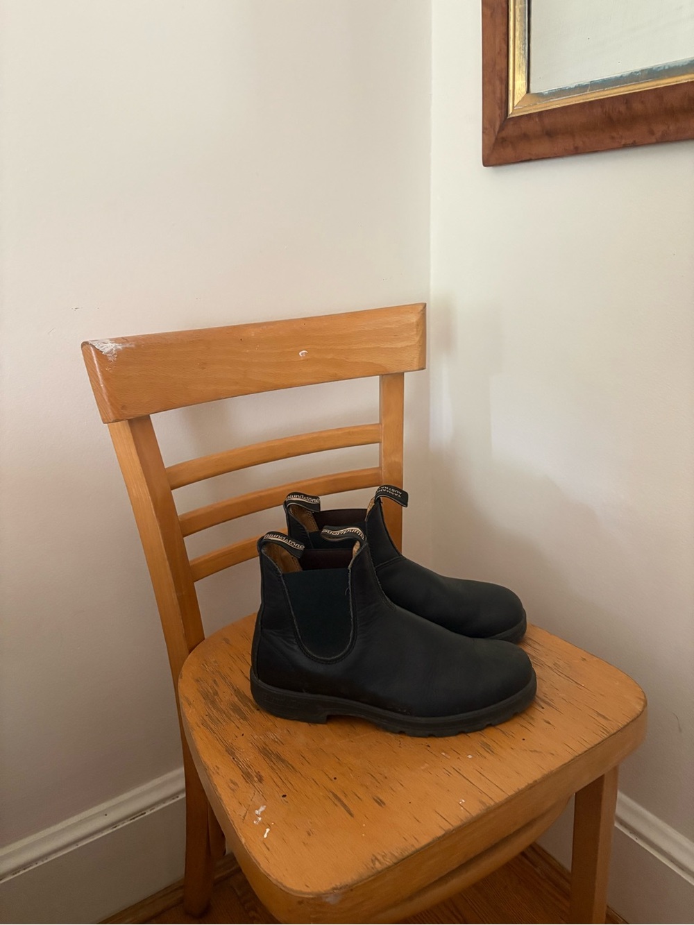 Women’s Blundstone Black Chelsea Boots - Classic Slip-On Style